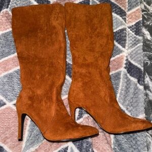 Elegant Tan Suede Heeled Boots